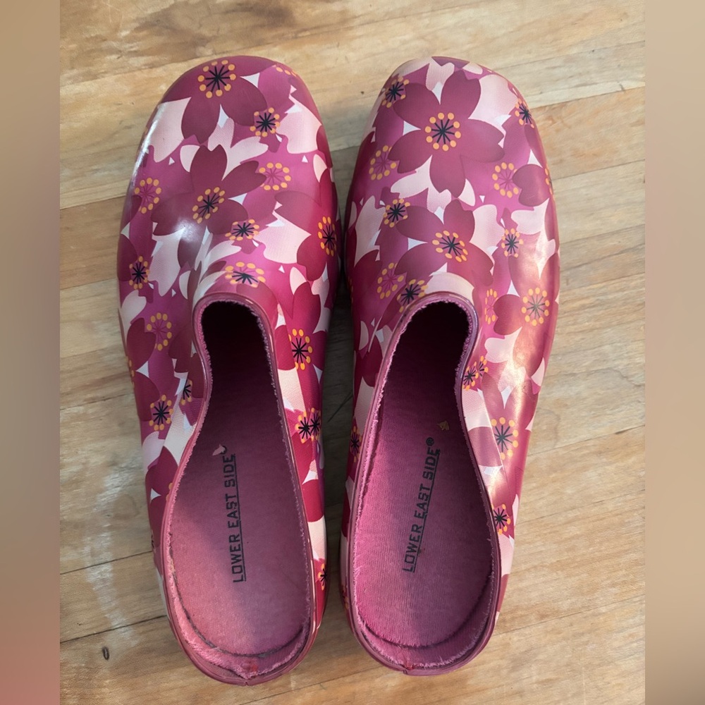 Vintage 90’s Lower East Side Pink Floral Women's Rain Boot Clogs
